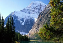 郑钦文第六次挑战萨巴伦卡会有惊喜发生？赛前已被博彩公司轻视.